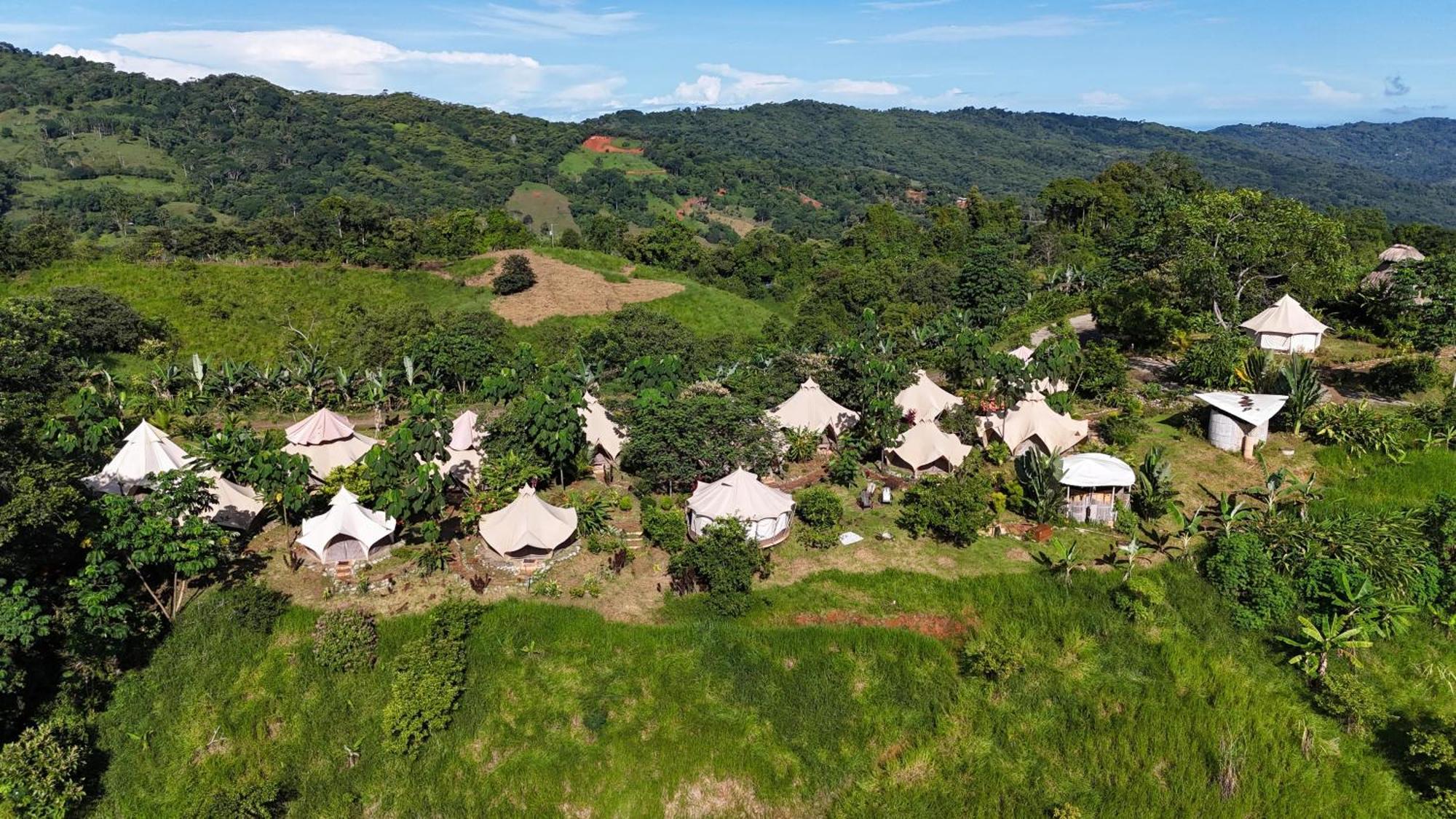 Holos Retreat Center: The Entire Ridge Basecamp Baru 外观 照片